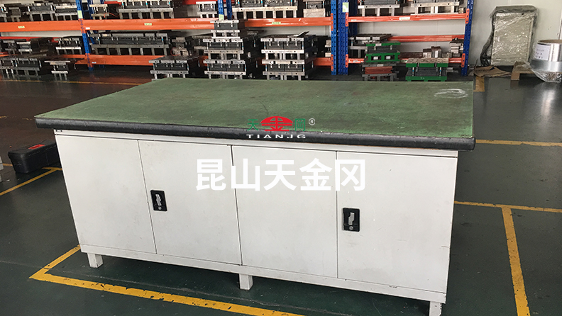 當車間工具柜遇到模具廠，會擦出怎樣的火花？