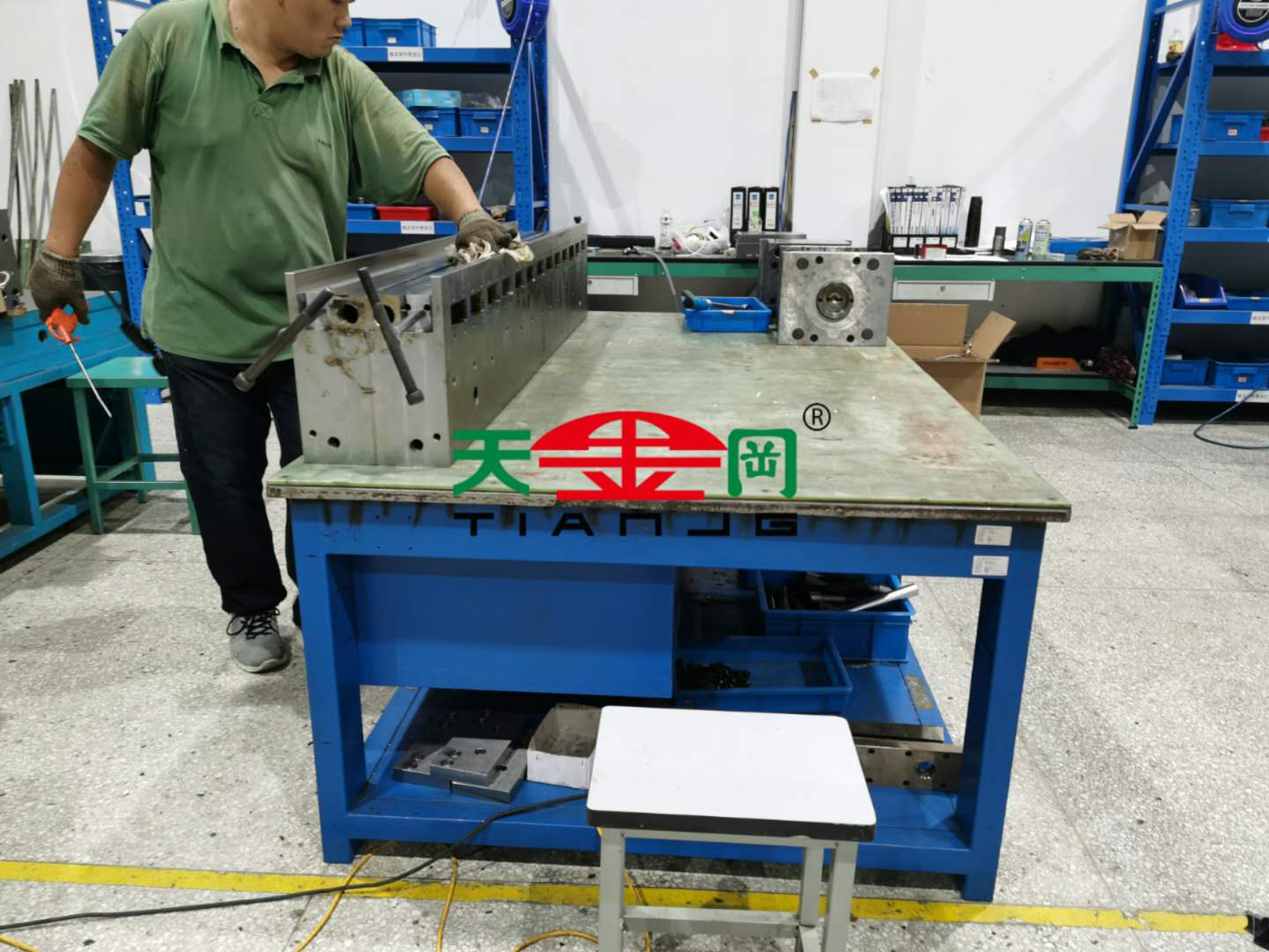 鉗工工作臺